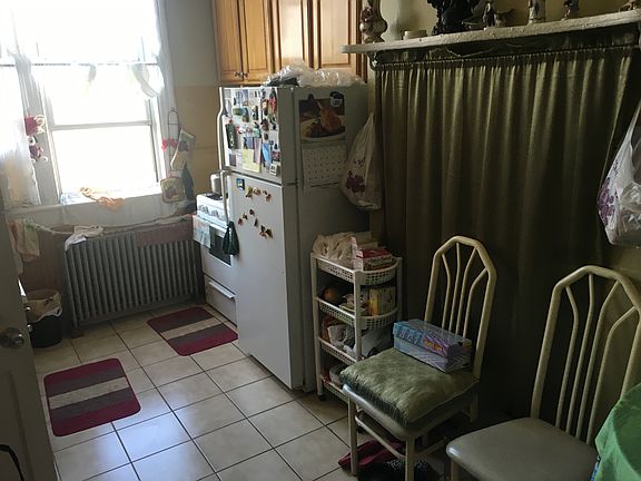 5th image of 2060 Steinway St #6