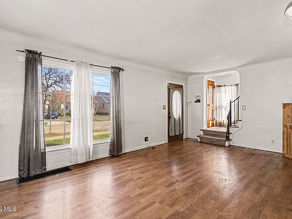 3rd image of 936 Atlantic Ave