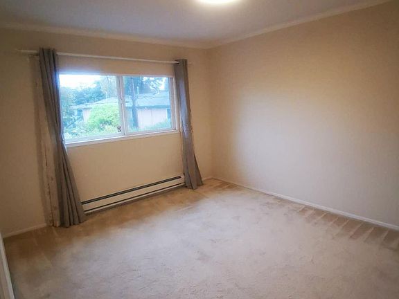 5th image of 461 Burgess Dr APT 10