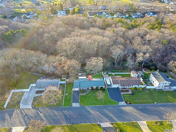3rd image of 97 Circle Dr W