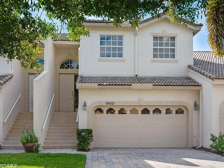 8402 Mulligan Cir — Photo 2