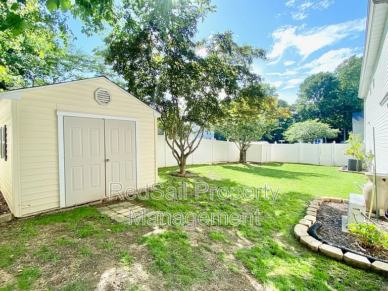100 Zinfandel Rd — Photo 22