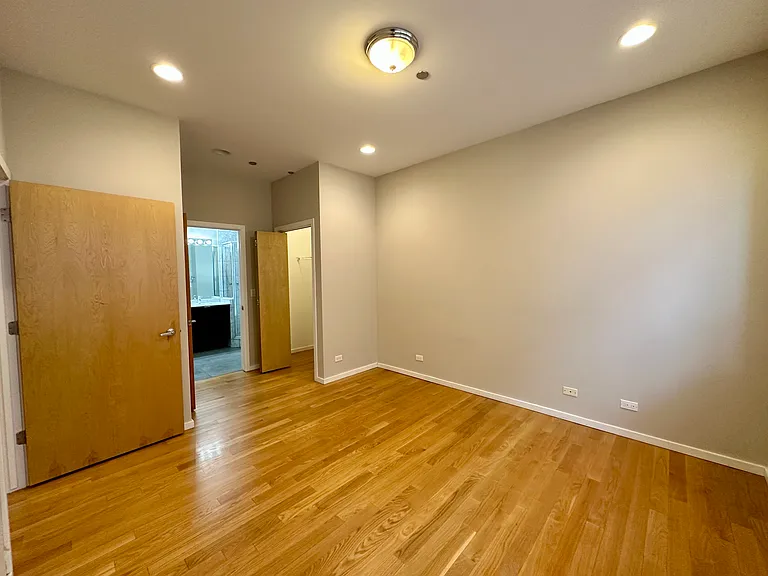 2157 N Damen Ave #201 — Photo 19
