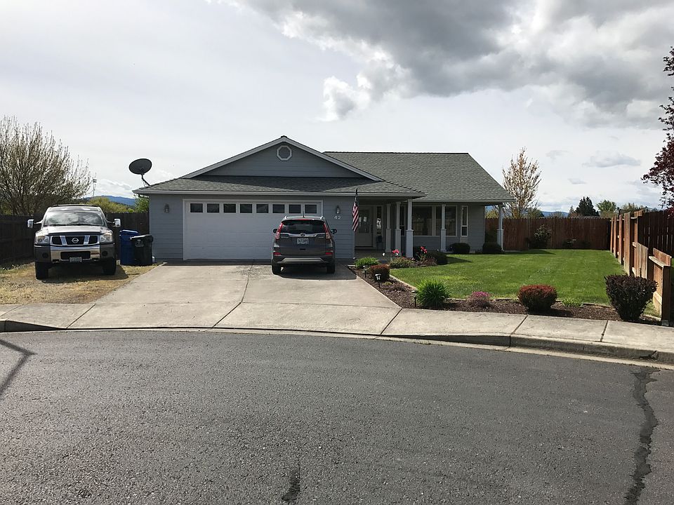 2nd image of 42 Chantrell Ct