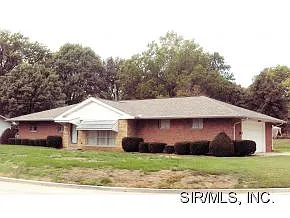 525 Westridge Dr photo 1