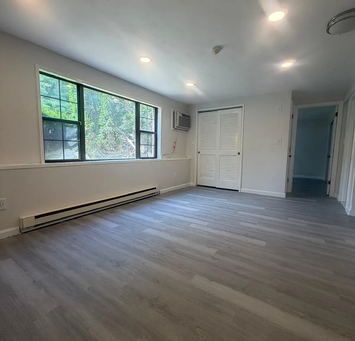 1 bed, 500 sqft, $1,750 — Photo 2