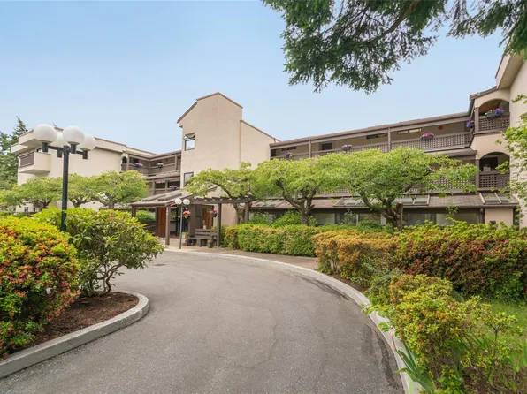 309 Morison Ave #201, Parksville, BC V9P 1M6