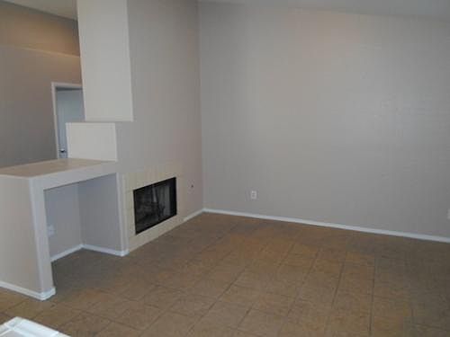 3rd image of 717 Heritage Point Dr