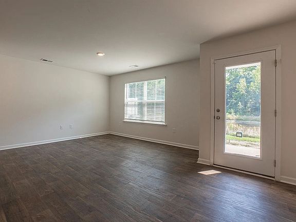 3rd image of 224 Wall St