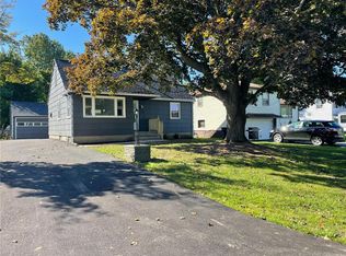 71 Lisa Ann Dr, Rochester, NY 14606