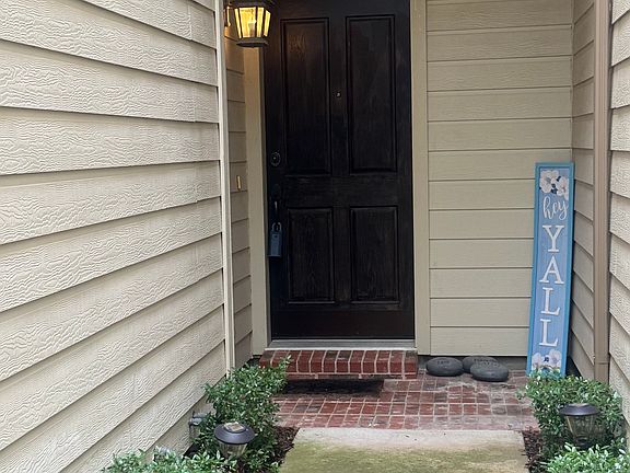 3rd image of 824 Apple Hill Dr