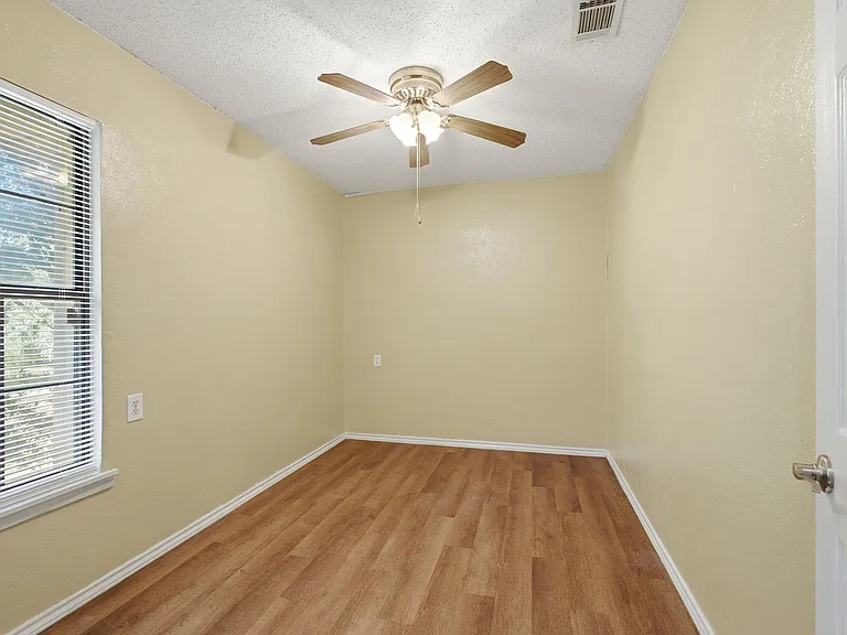999 W Forest Grove Rd — Photo 25
