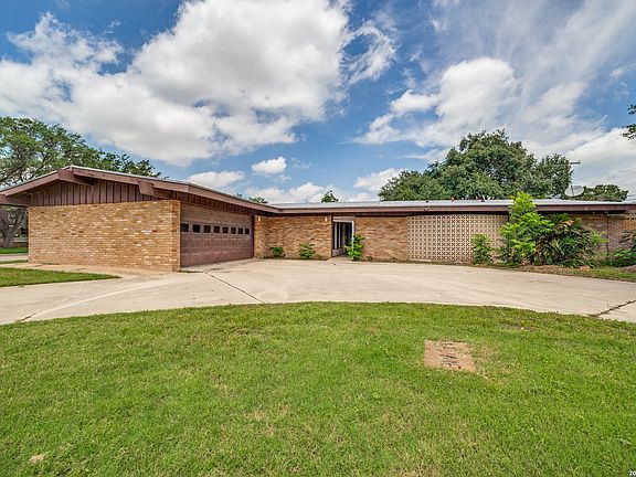 2nd image of 206 Jay Drive