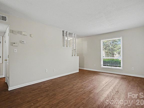3rd image of 7901 Lakehouse Ln APT 1
