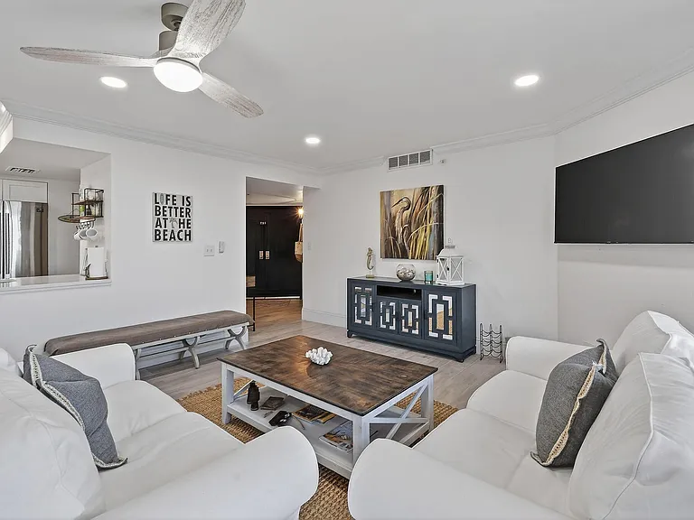 600 Ocean Dr #6002C — Photo 3