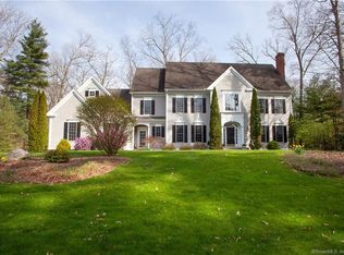 11 School House Ln, Simsbury, CT 06070