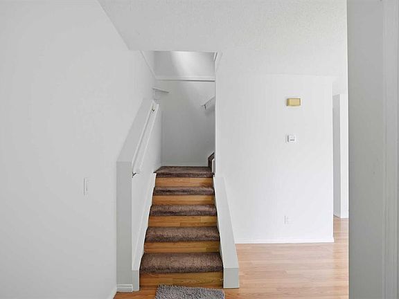 4th image of 6016 S Martingrove Rd NE