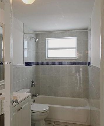 5th image of 801 Meridian Ave APT 3D