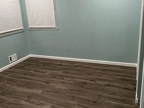 4th image of 174 Woodbine Ave Floor 2