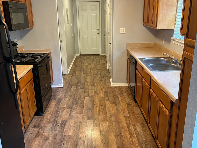 6323 W Adams St — Photo 11