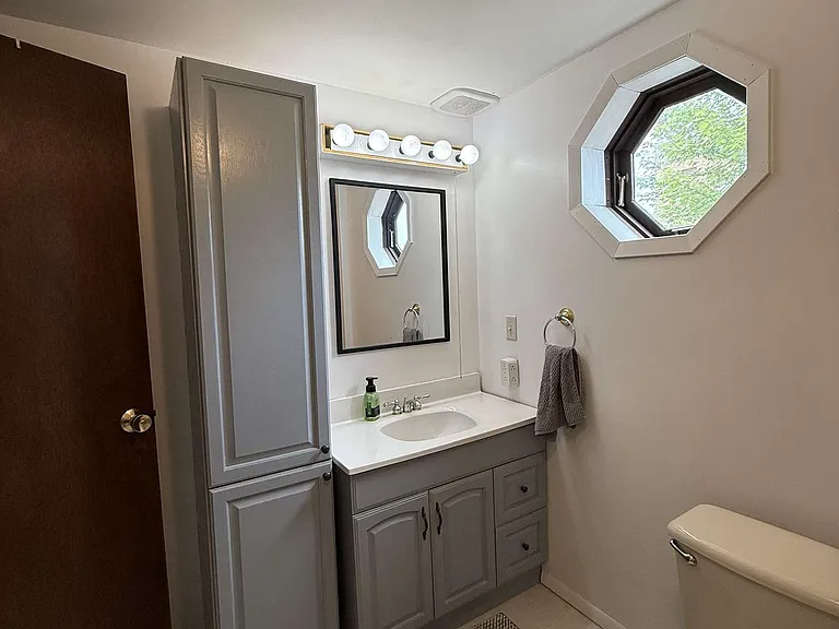 1507 Moore St — Photo 14