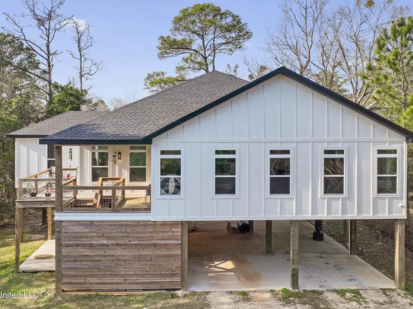 15924 Cottonwood Dr, Biloxi, MS 39532