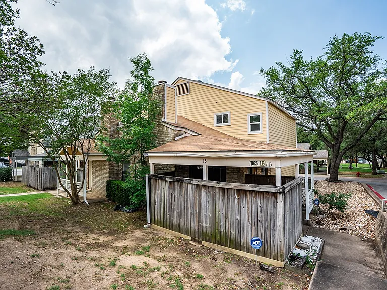 7825 Beauregard Cir — Photo 4