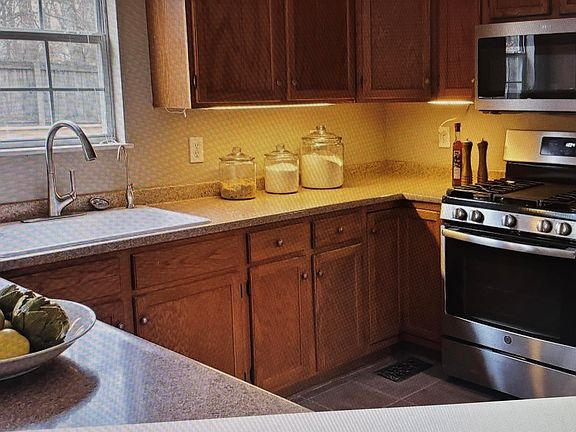 2nd image of 7006 Sage Ln