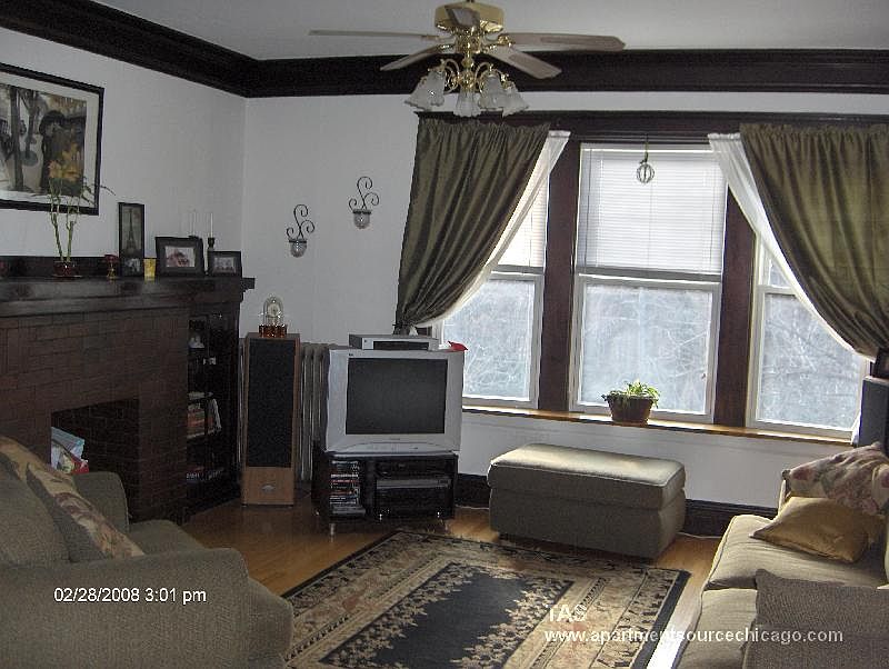 1st image of 4255 N Winchester Ave #2