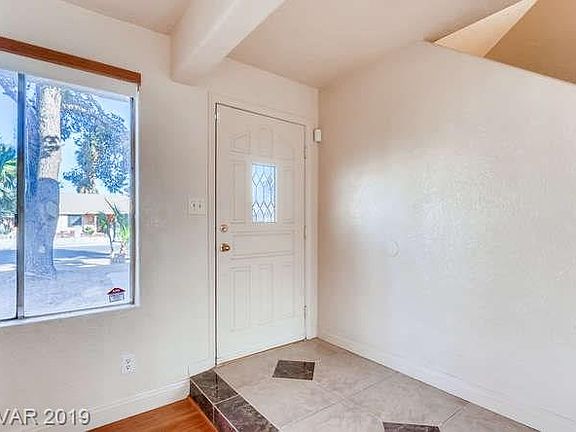 3rd image of 5425 Clydesdale St