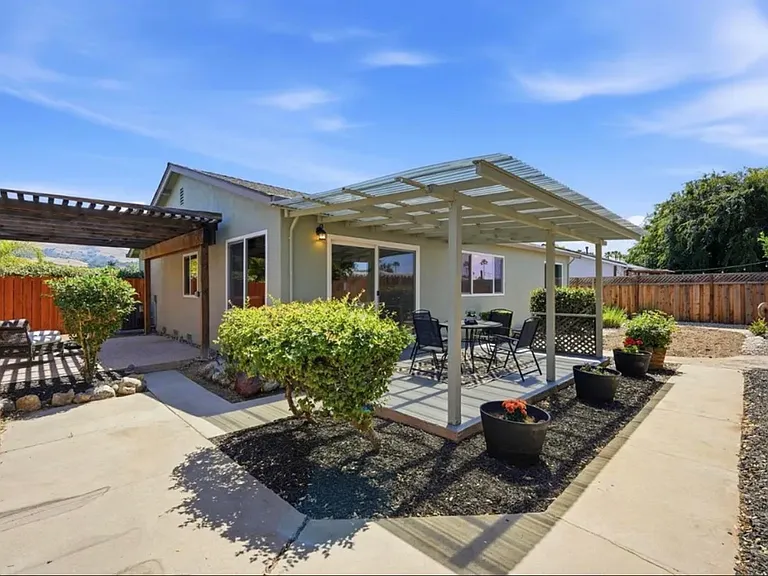 17065 Peppertree Dr — Photo 8