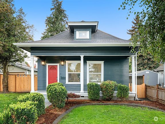 3rd image of 4840 Yakima Avenue