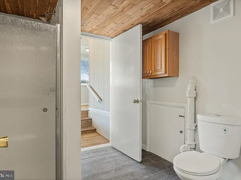 312 N Hammonds Ferry Rd — Photo 49