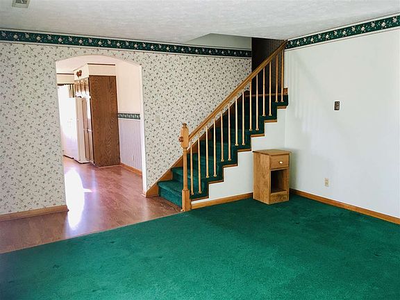 3rd image of 19 Revere St