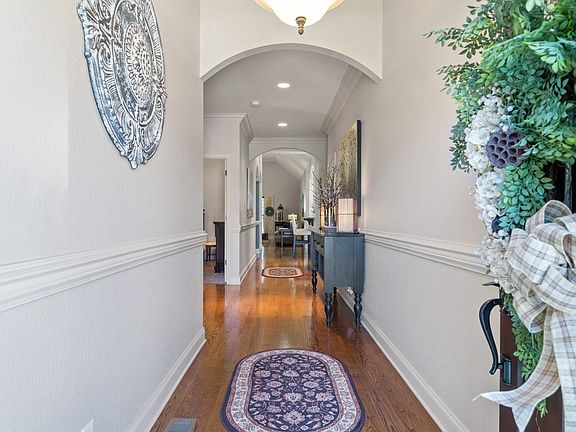 3rd image of 269 Turnberry Cir