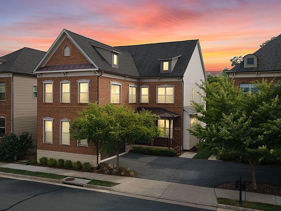 2nd image of 44693 Malden Pl