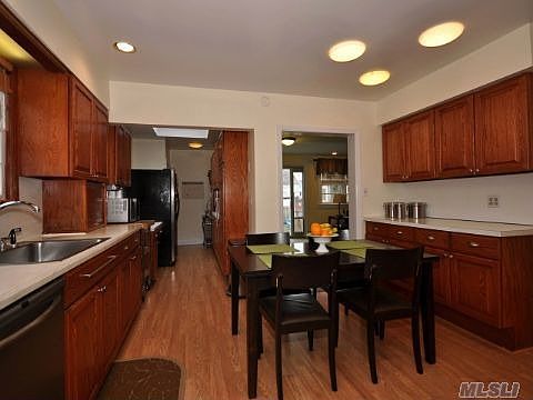 3rd image of 55 Lehigh Ct