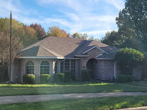 3rd image of 3200 Riverview Dr