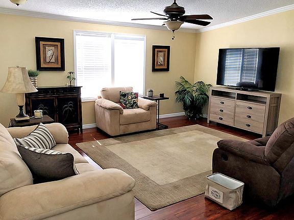 3rd image of 1063 La Paloma Blvd #1063