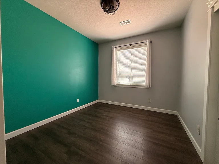 2626 NE Hawthorne Cir — Photo 13