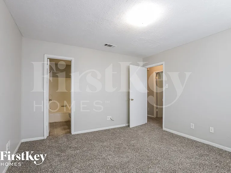 13361 Lake Breeze Ln — Photo 8