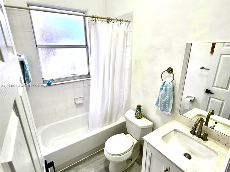 2240 SE 16th Ave — Photo 11