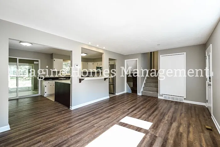 3 bed, 2.0 bath, 1790 sqft, $2,750 — Photo 2