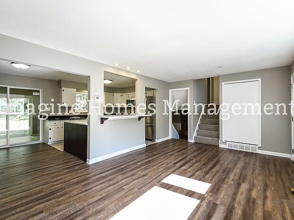 4th image of 6488 Glenallen Ave