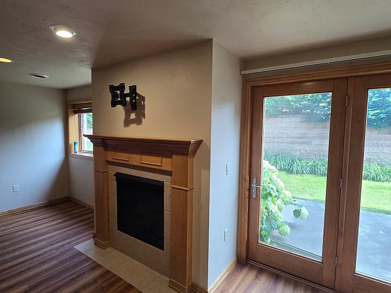 1009 Heyerdahl Hts — Photo 6
