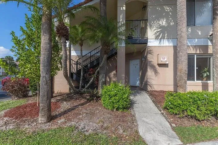 815 W Boynton Beach Blvd #12-106 — Photo 31