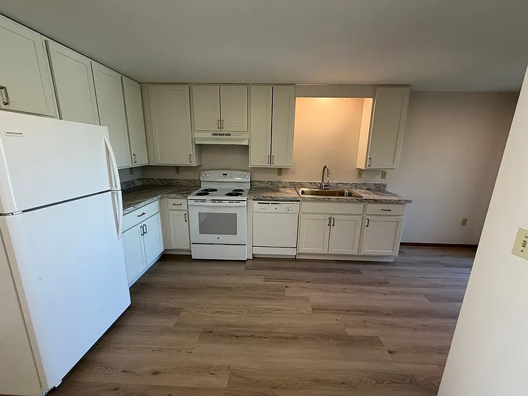 2677 Humboldt Rd — Photo 14