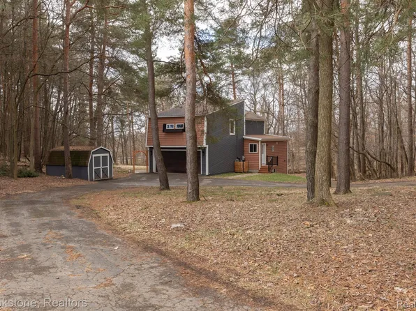 821 Ramsgate Ln, Oxford, MI 48371