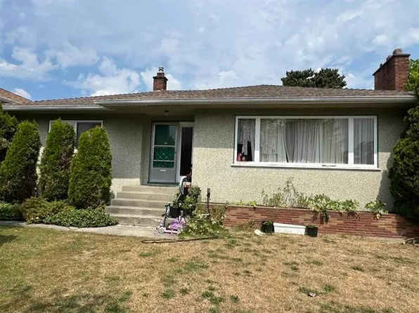 4881 Highlawn Dr, Burnaby, BC V5C 3T2