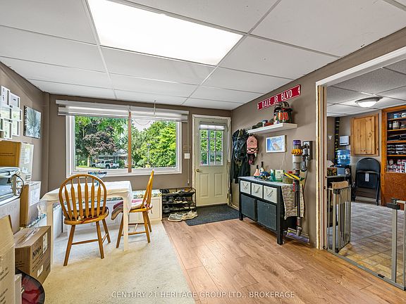 5th image of 4400 William St